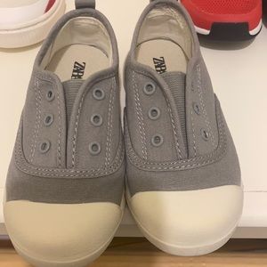 Zara toddlers shoes size EU 24